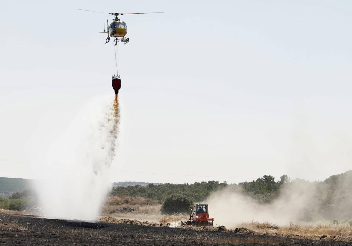 El incendio forestal de Castrillo de los Polvazares baja a nivel 1