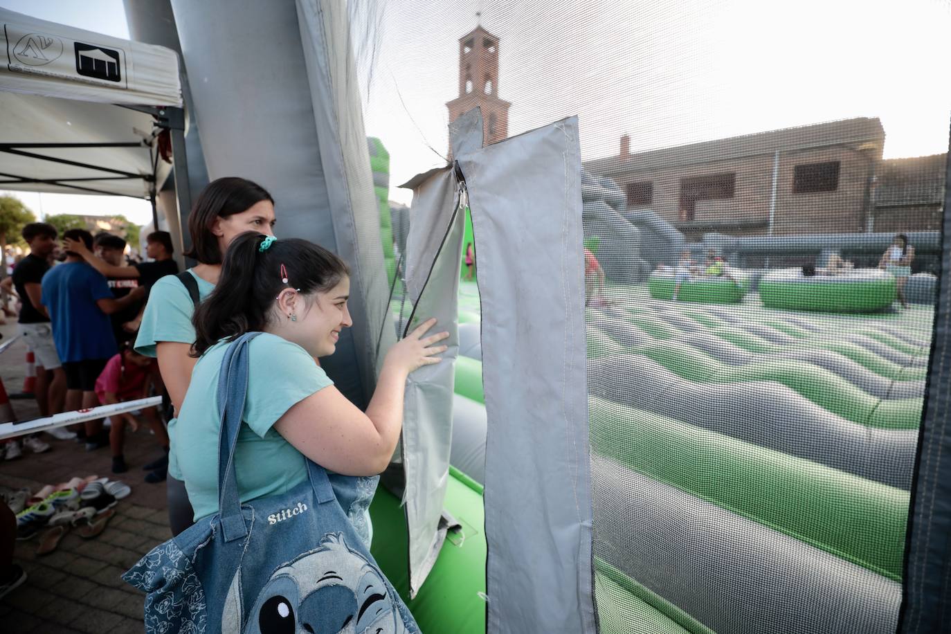 La ciudad hinchable en Puente Duero, en imágenes