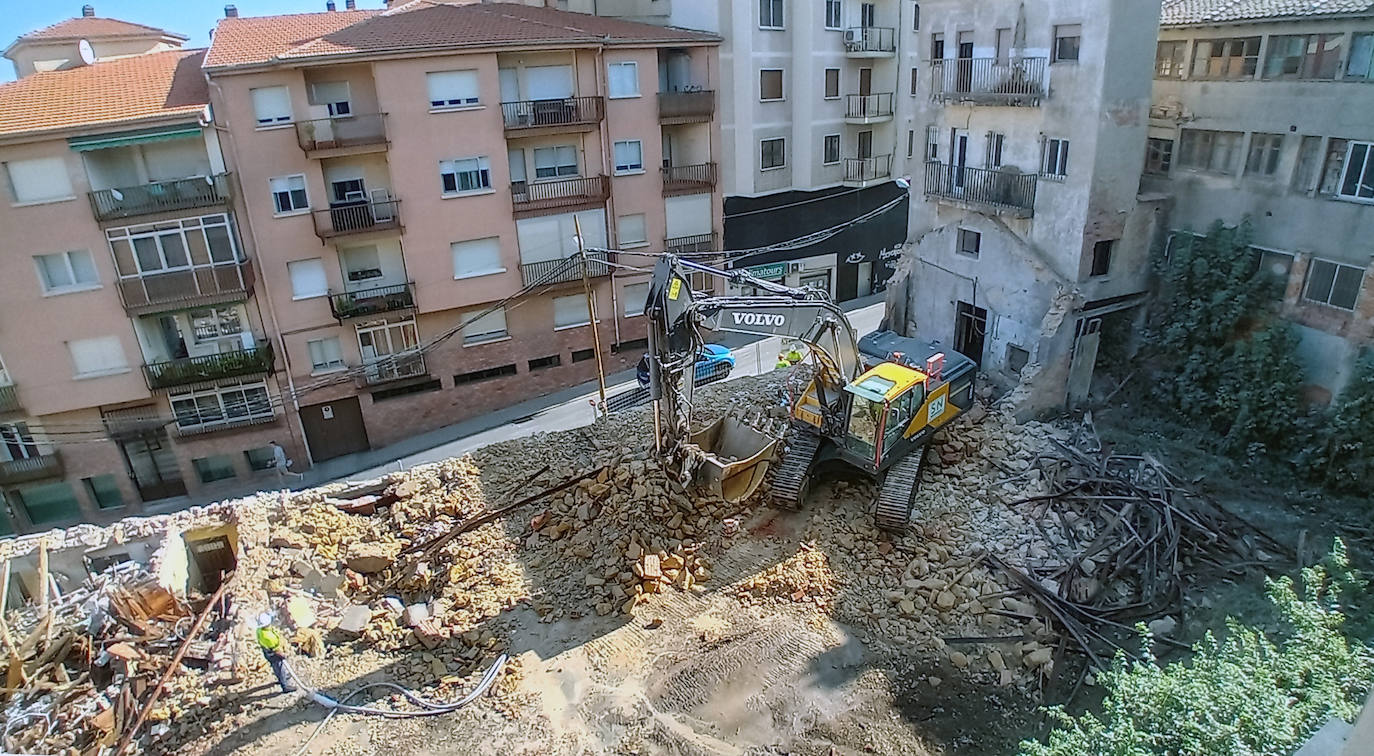 Fotos del derribo de edificios en la calle Antonio Machado