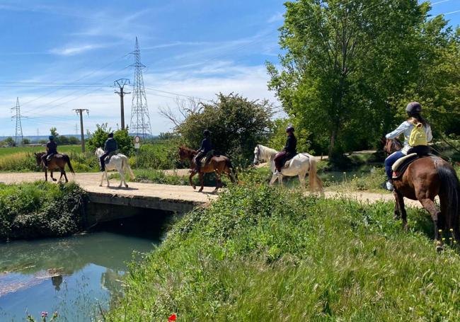 Ruta ecuestre en Cabezón de Pisuerga.