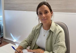 Susana Sixto, coordinadora del Área de Desarrollo del Proyecto Personal de El Puente, en su despacho.