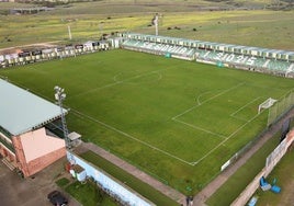 Vista aérea del campo municipal de La Albuera.