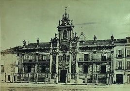 Fachada del edificio antiguo de la Universidad de Valladolid.