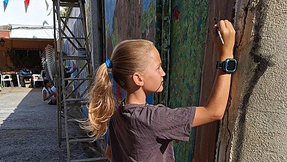 Cuenca de Campos vuelve a colorear un mural pintado hace diez años
