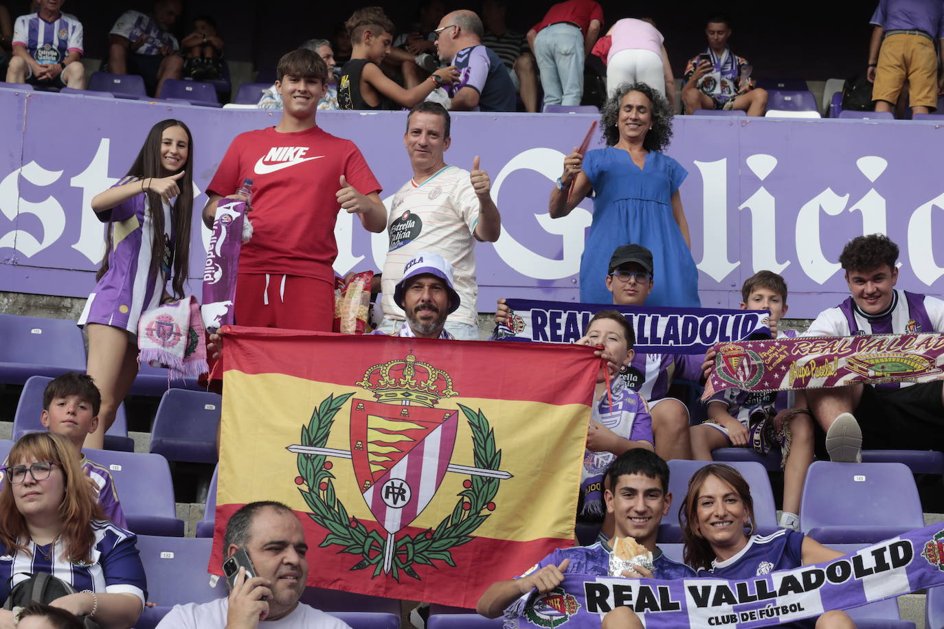 Búscate en la grada del estadio José Zorrilla (1/4)