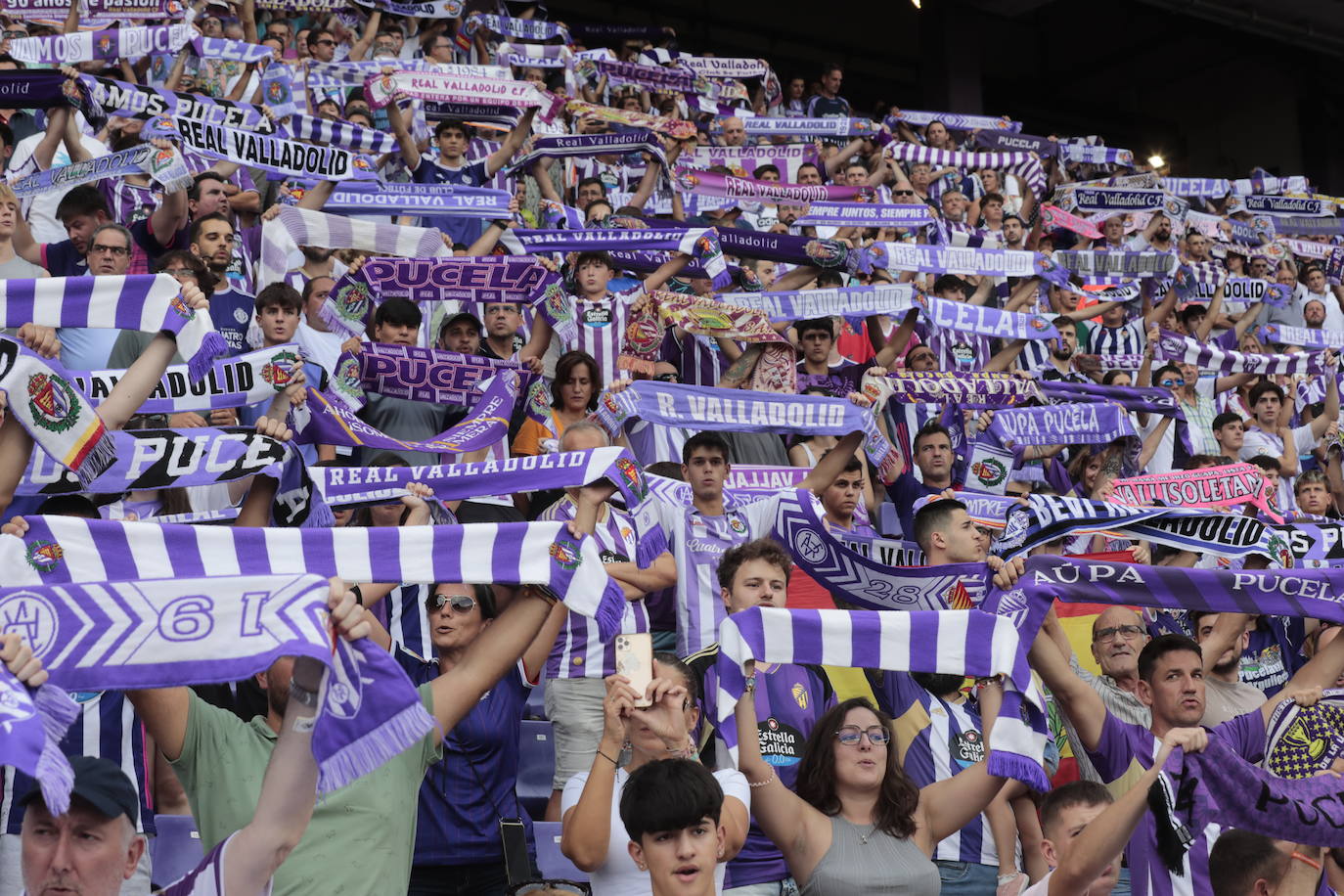 Búscate en la grada del estadio José Zorrilla (1/4)