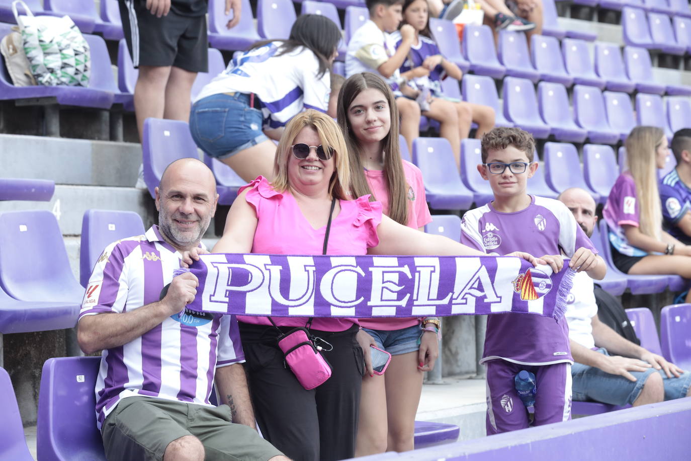 Búscate en la grada del estadio José Zorrilla (1/4)