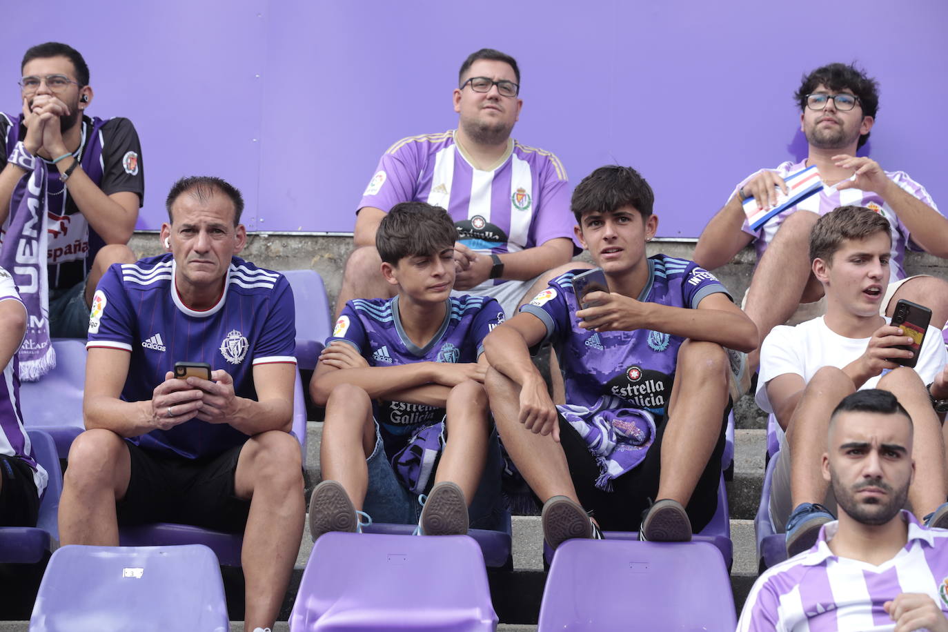 Búscate en la grada del estadio José Zorrilla (1/4)