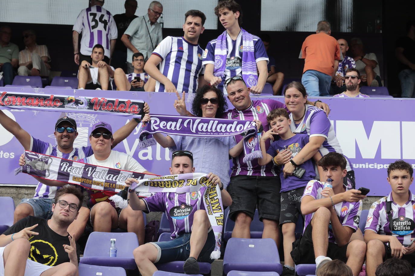 Búscate en la grada del estadio José Zorrilla (2/4)