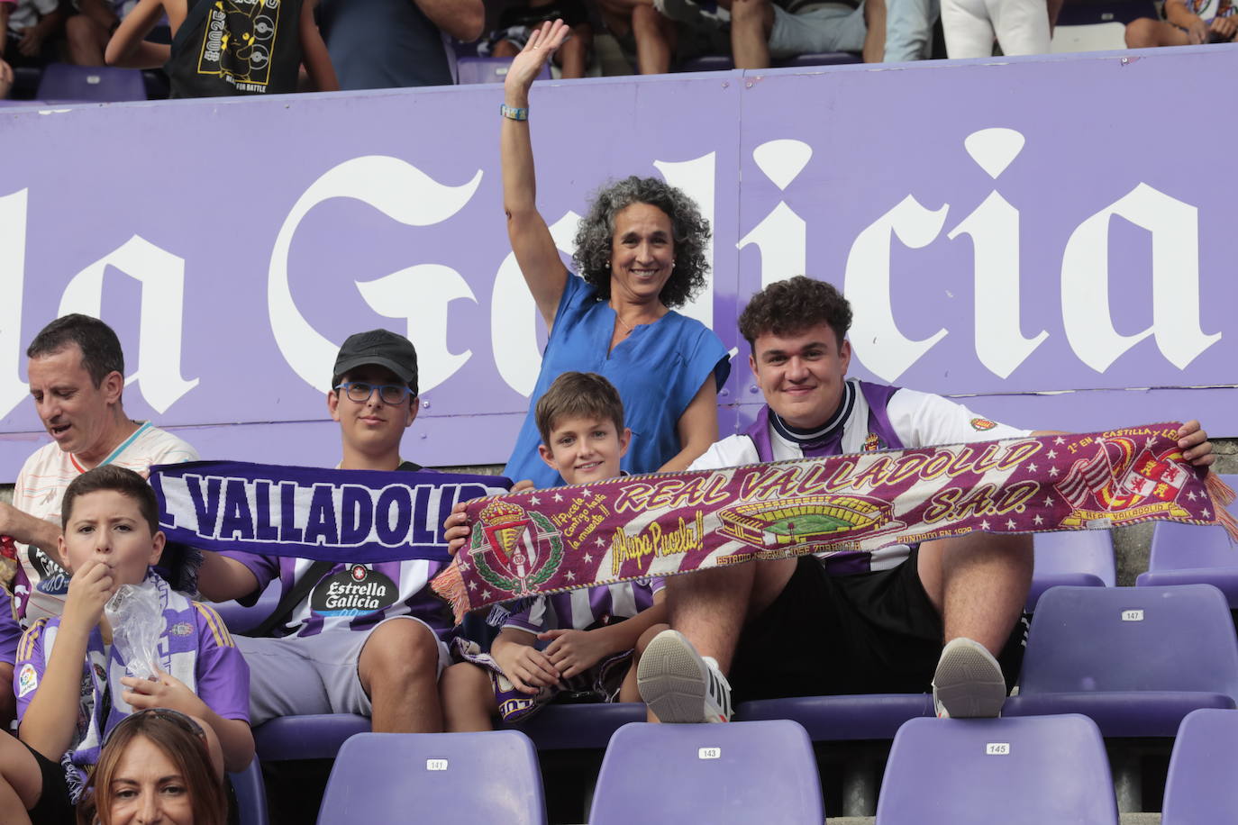 Búscate en la grada del estadio José Zorrilla (2/4)