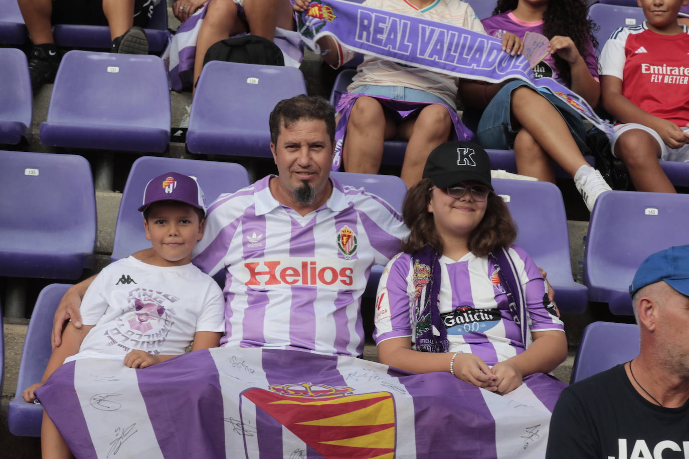 Búscate en la grada del estadio José Zorrilla (2/4)