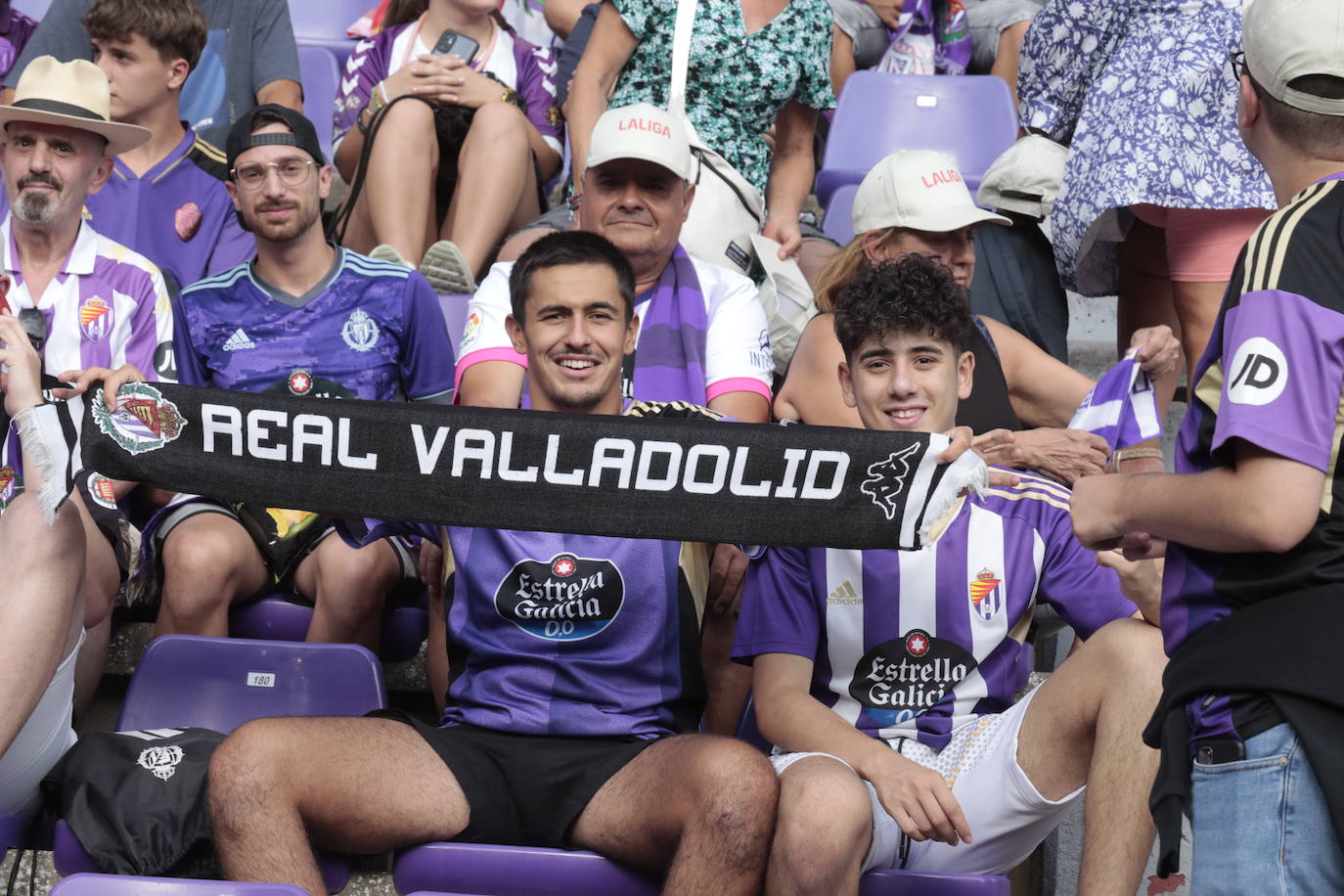 Búscate en la grada del estadio José Zorrilla (2/4)