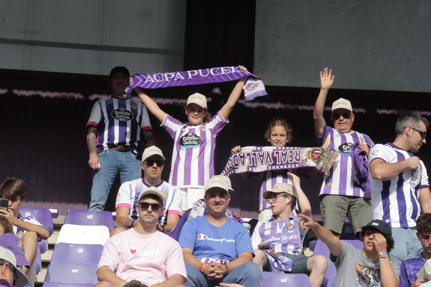 Búscate en la grada del estadio José Zorrilla (2/4)