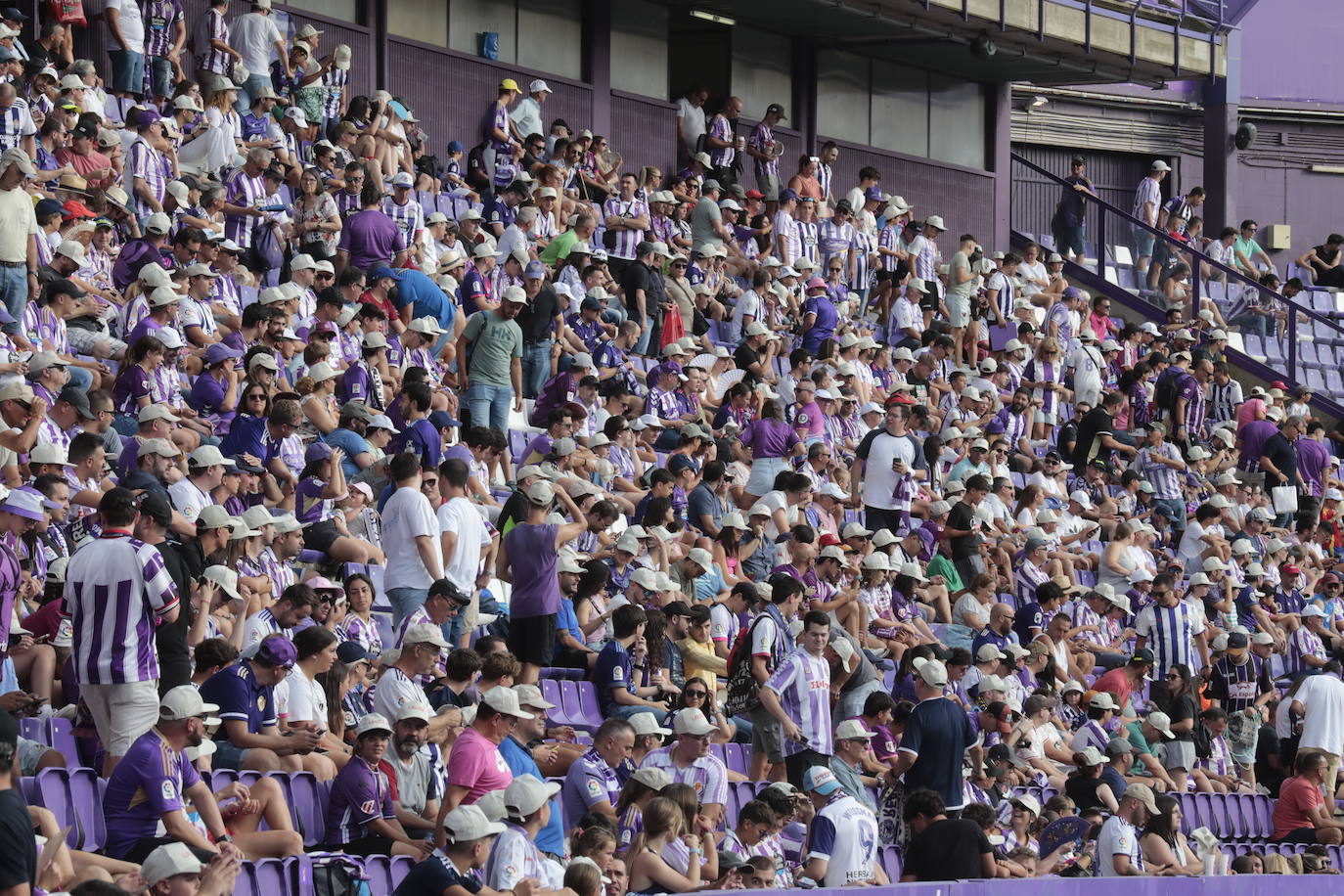 Búscate en la grada del estadio José Zorrilla (4/4)