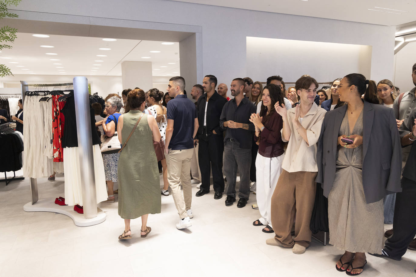 Las imágenes de la apertura de la nueva tienda de Zara en Valladolid