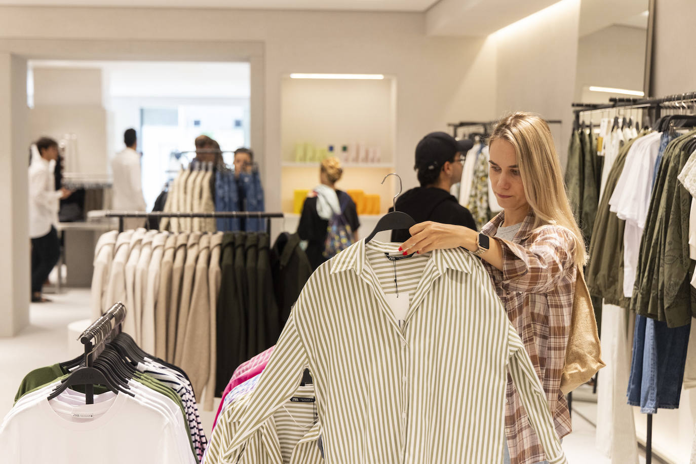 Las imágenes de la apertura de la nueva tienda de Zara en Valladolid