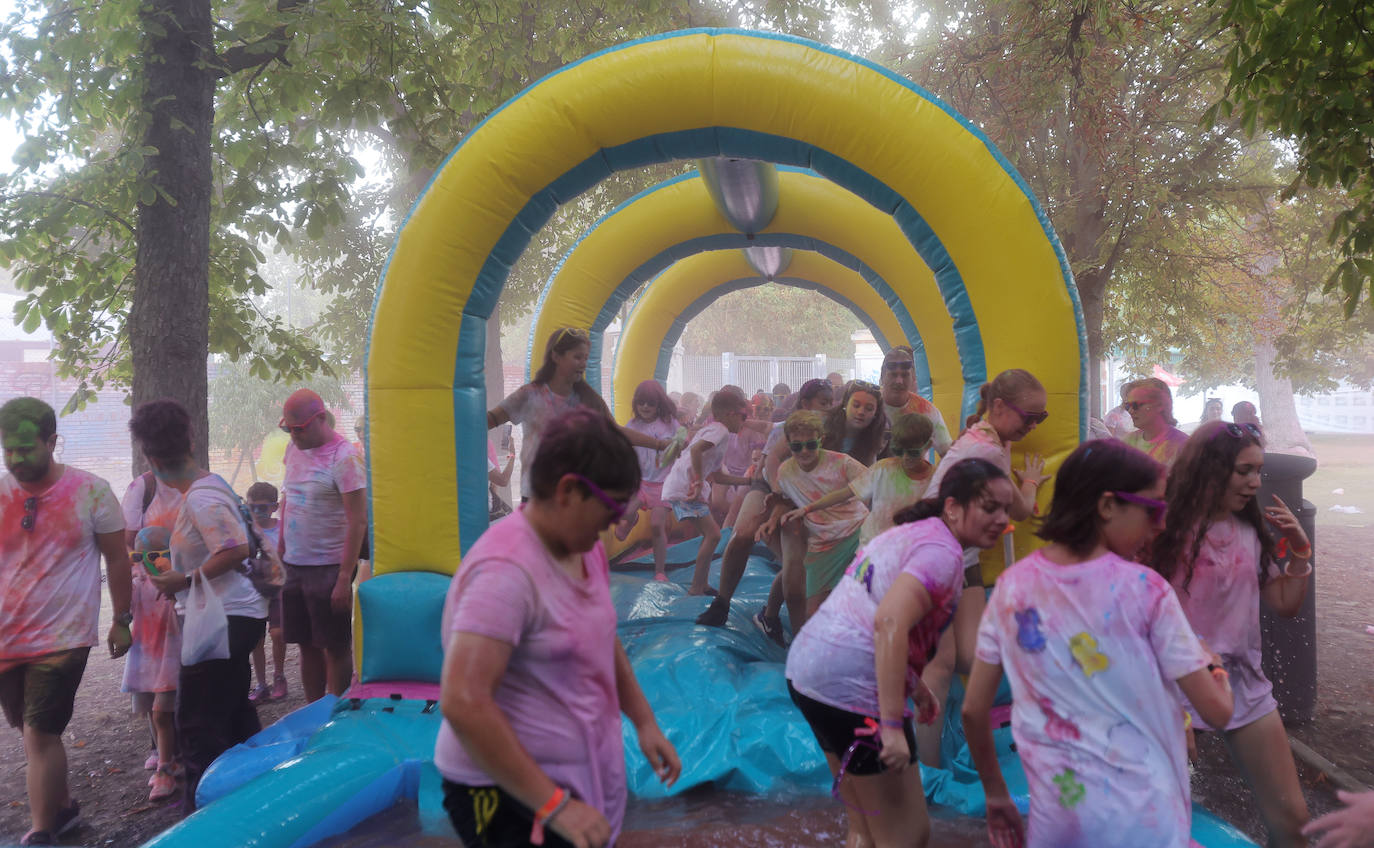 La Holi San Antolín tiñe el Sotillo de colores