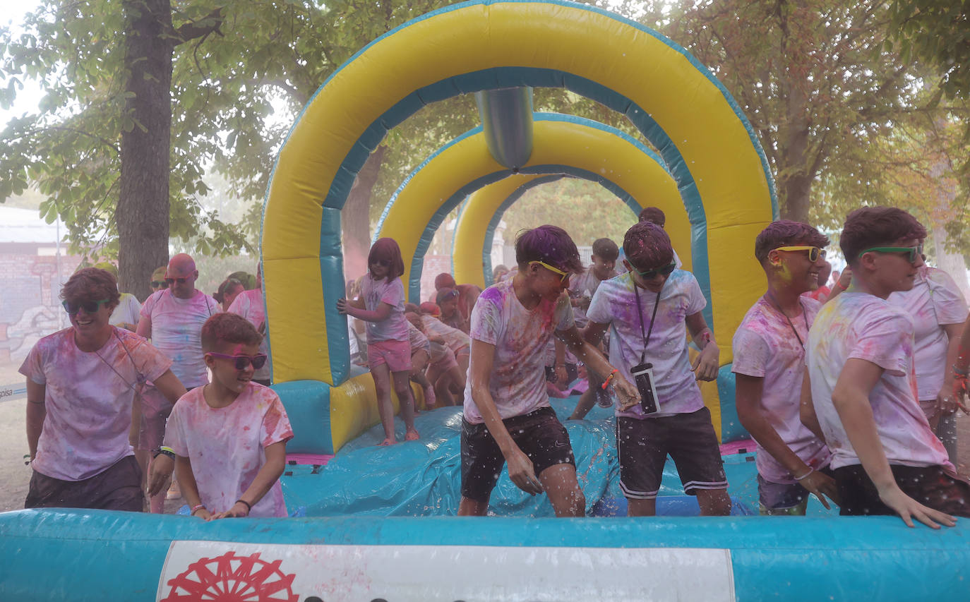 La Holi San Antolín tiñe el Sotillo de colores