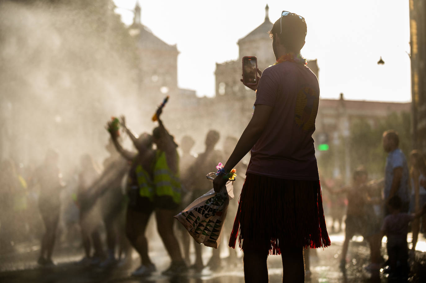 El desfile de peñas de las Fiestas de Valladolid 2024, en imágenes