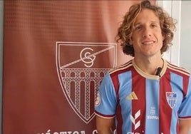 Rodrigo Sanz, con la camiseta de la Gimnástica Segoviana.