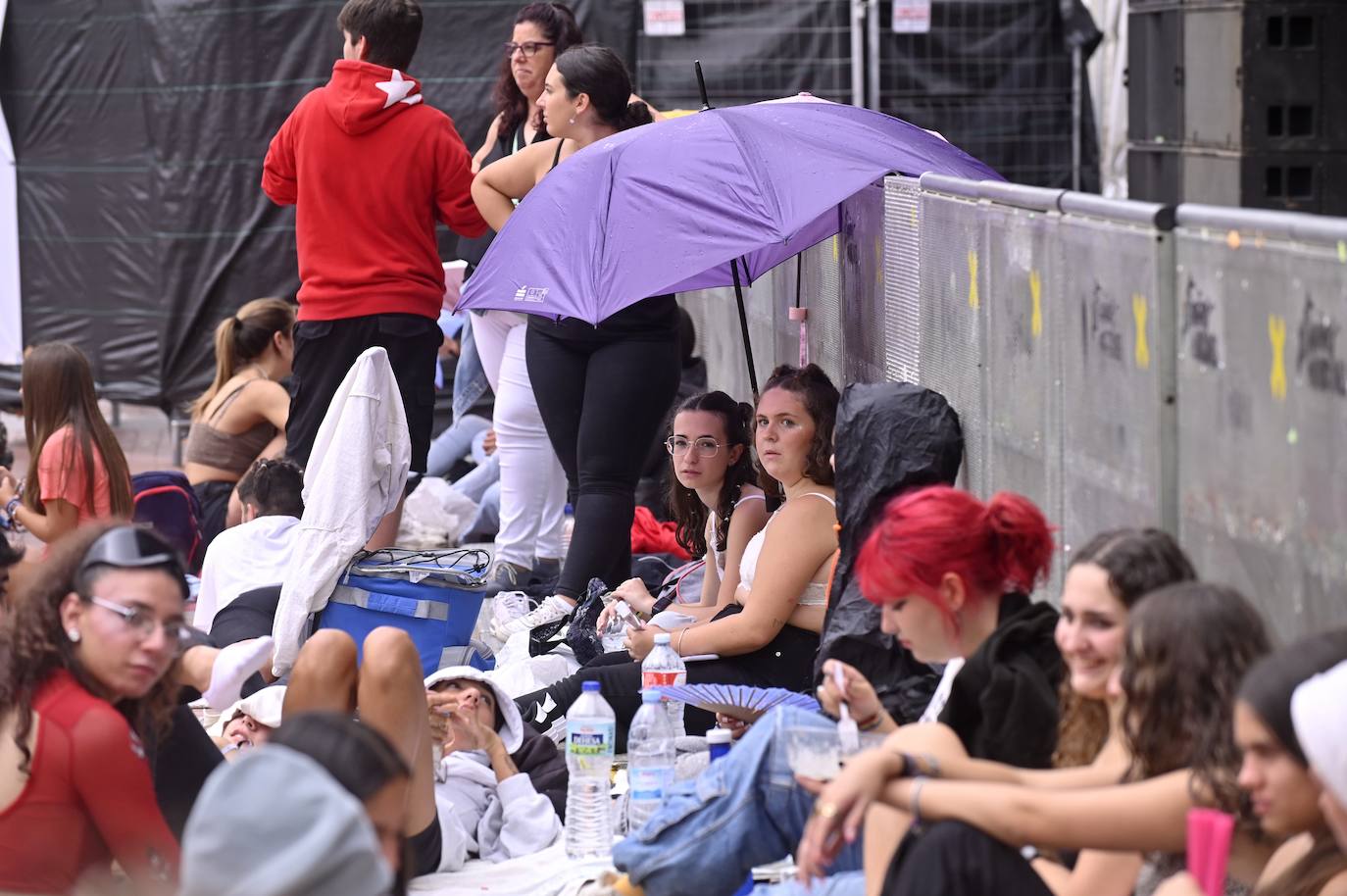 Imágenes de los primeros fans de Omar Montes en Valladolid