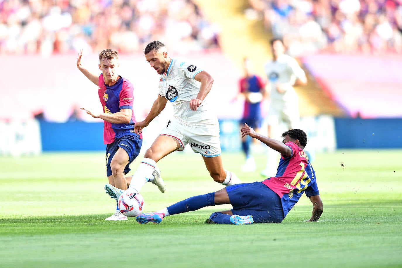 La goleada del Barcelona al Real Valladolid, en imágenes