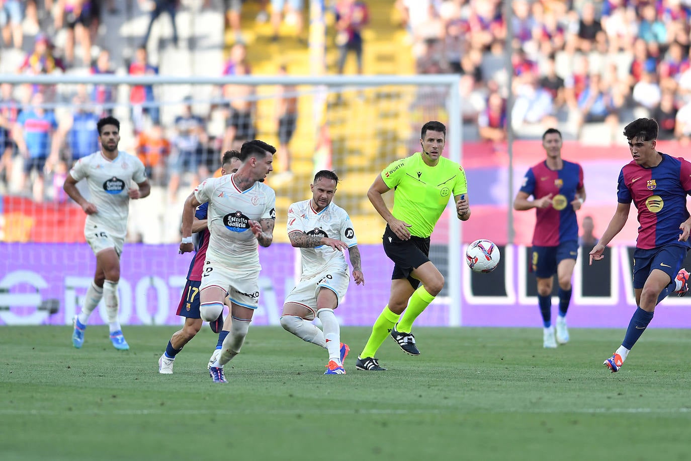 La goleada del Barcelona al Real Valladolid, en imágenes