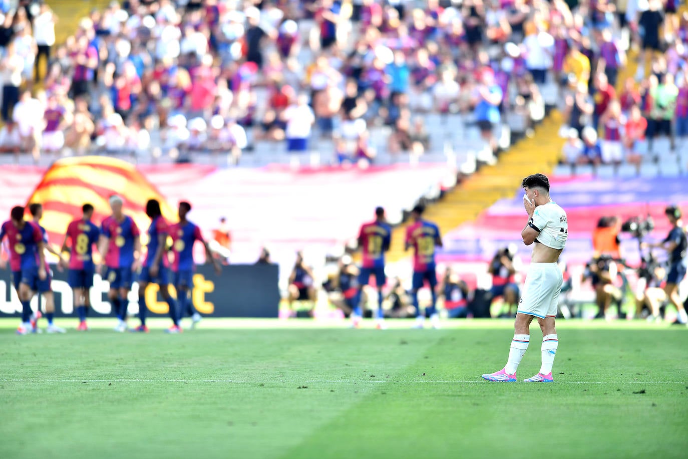 La goleada del Barcelona al Real Valladolid, en imágenes