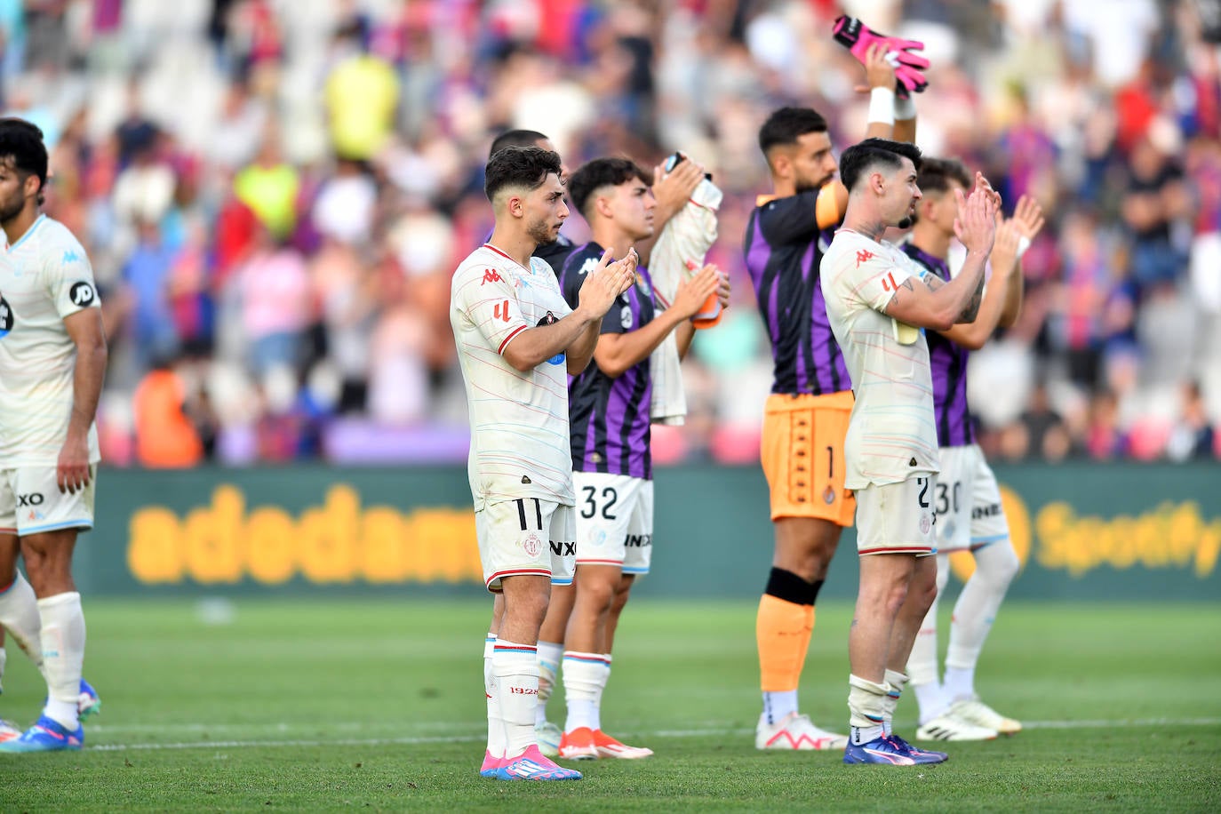 La goleada del Barcelona al Real Valladolid, en imágenes