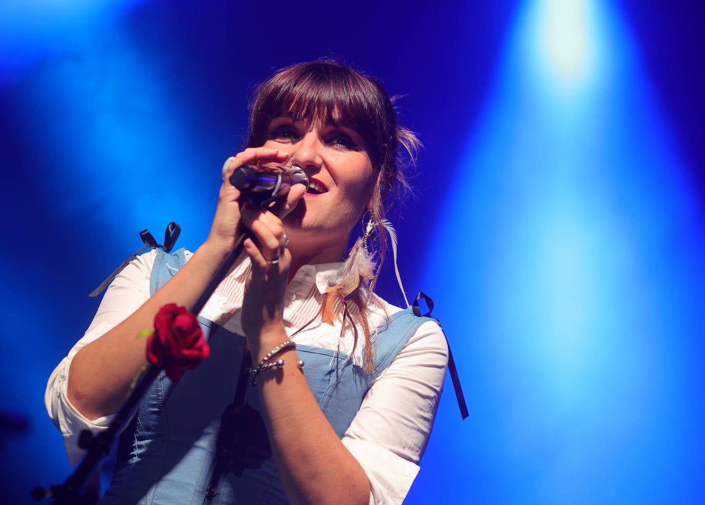 Rozalén llena el parque del Salón con su música