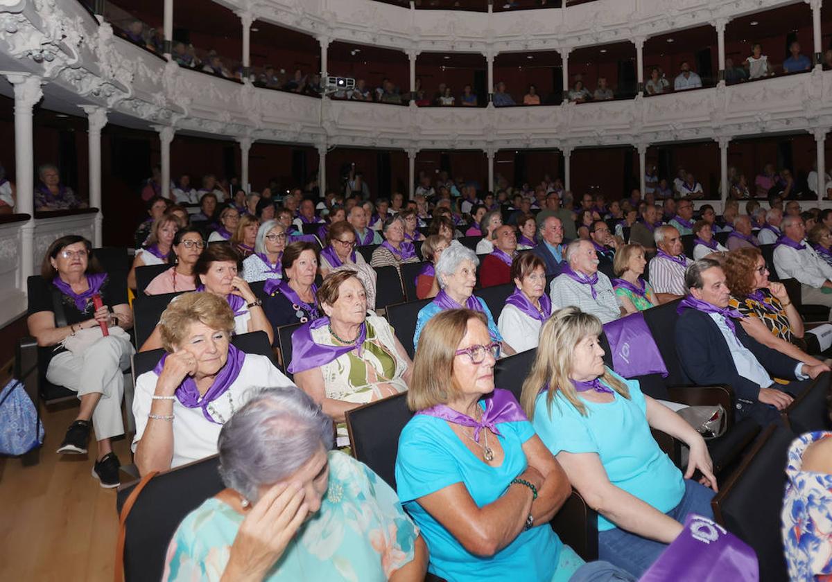 Participantes en el acto de las casas regionales.