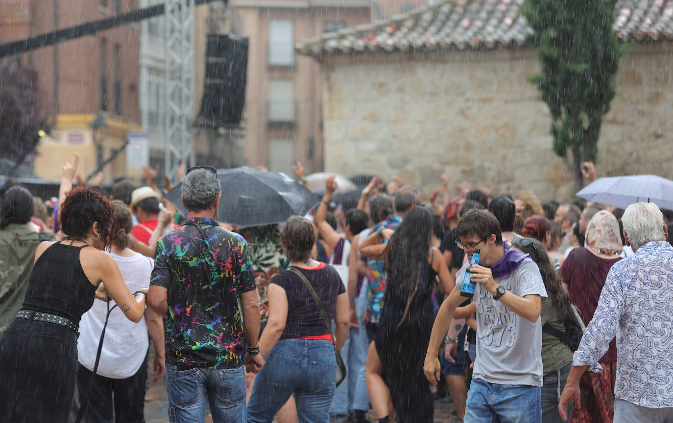 La lluvia rompe las ganas de vermú