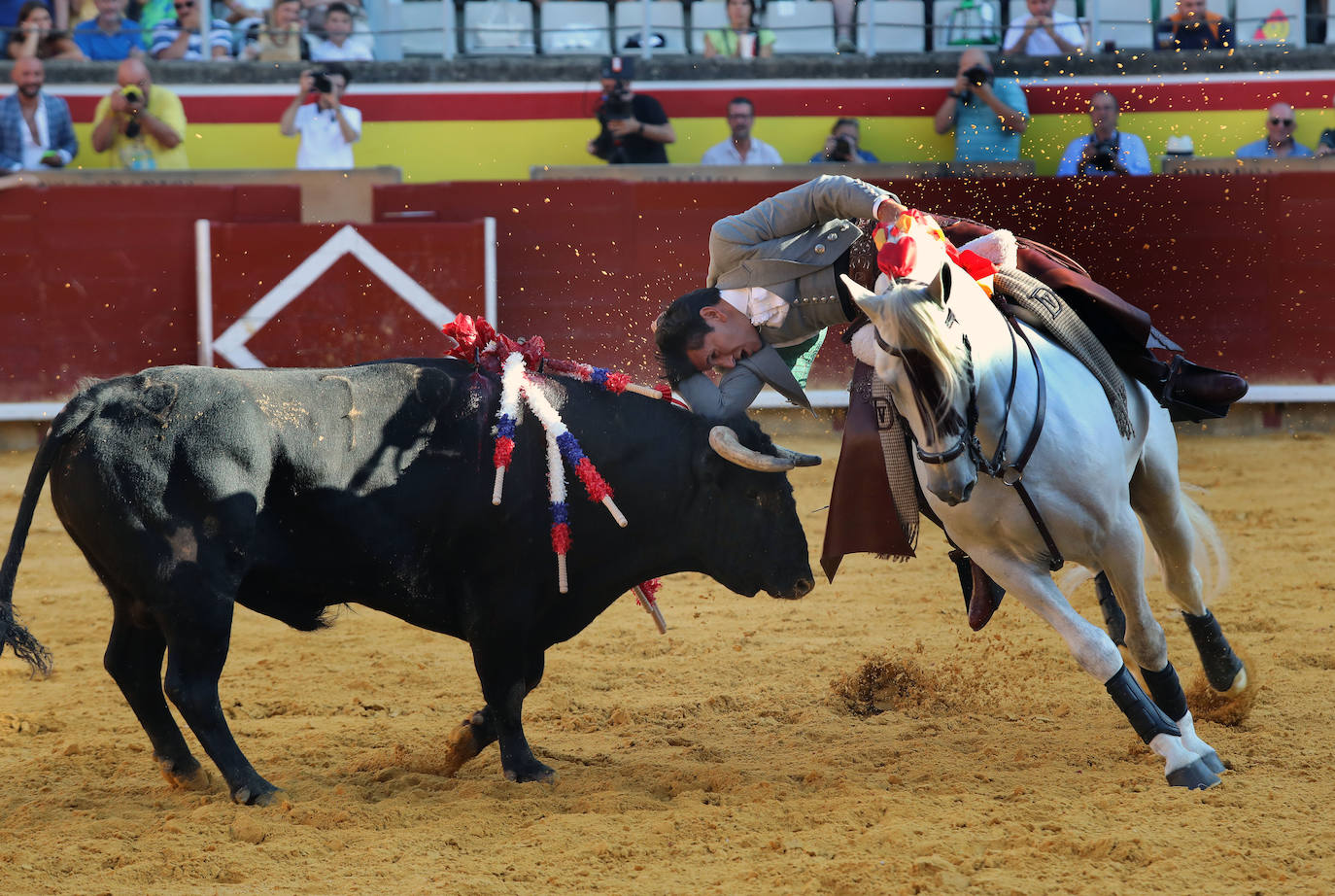 Triunfo del rejoneo en San Antolín