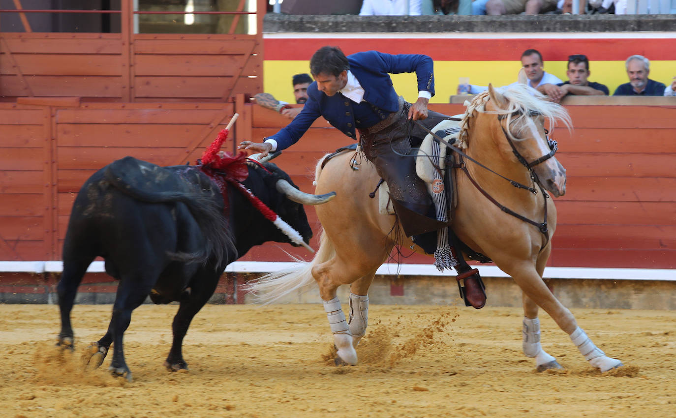 Triunfo del rejoneo en San Antolín