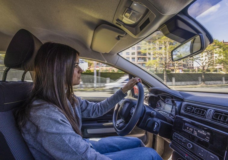 Existen diferentes 'trucos' que pueden ayudar a prevenir los mareos a bordo de un automóvil.