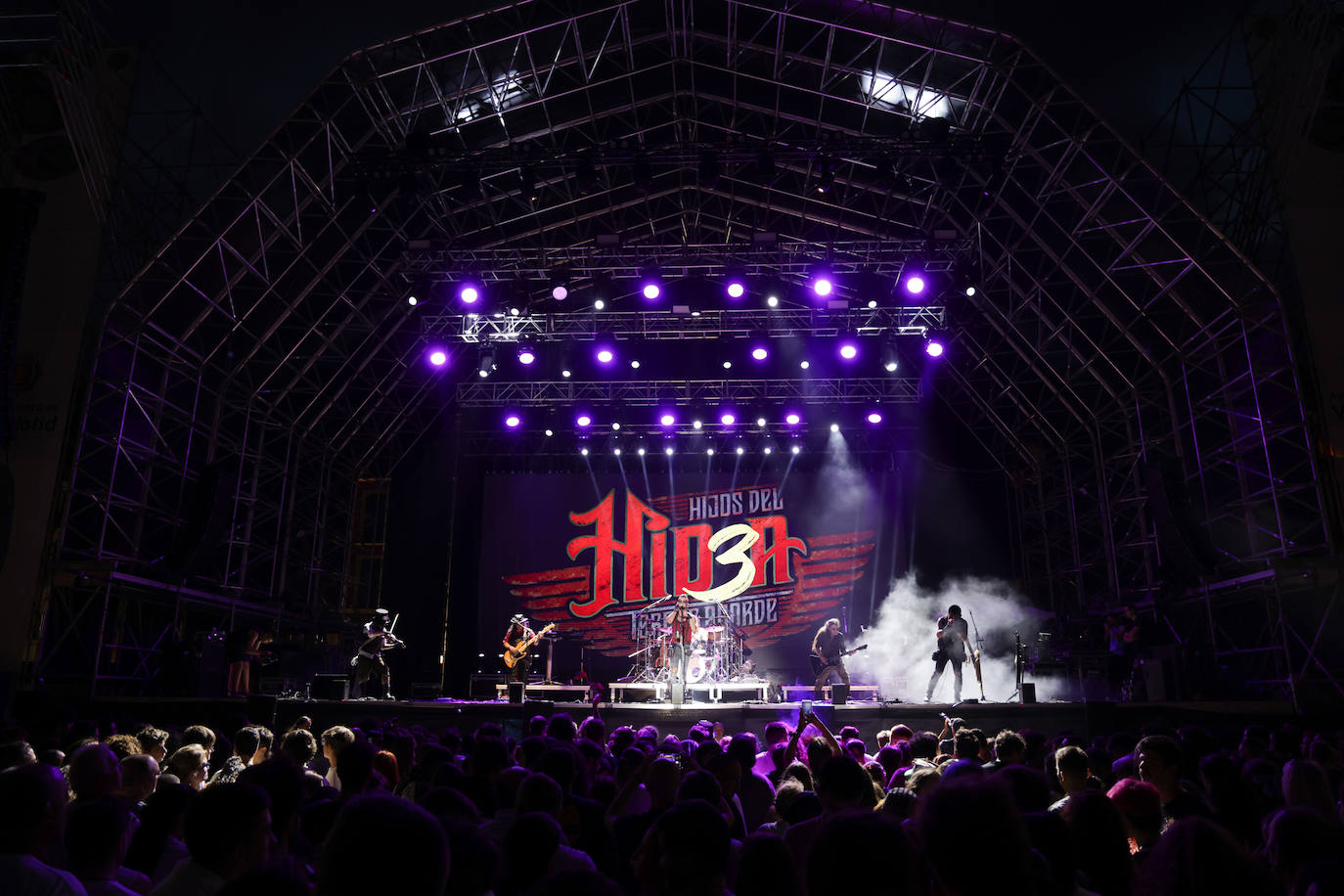 Las imágenes del concierto de Hijos del Tercer Acorde, teloneros de Mägo de Oz