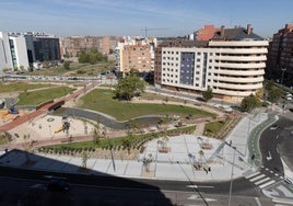 La plaza parque de la Ciudad de la Comunicación.