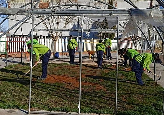 Realización de los talleres en el programa de formación promovido por el Ayuntamiento de Doñinos.