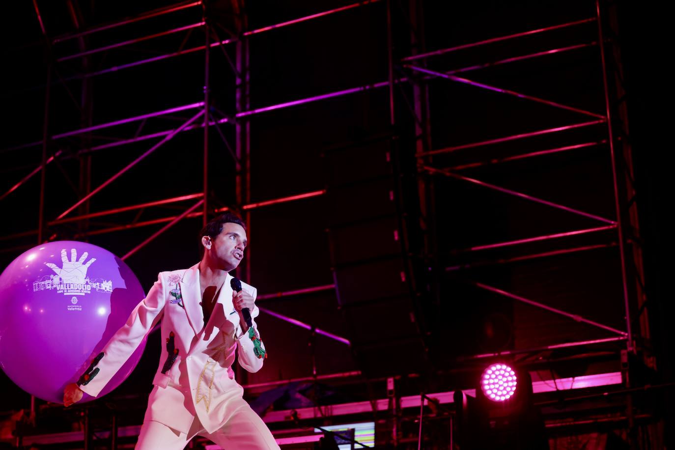 Las imágenes del concierto de Mika en las fiestas de Valladolid