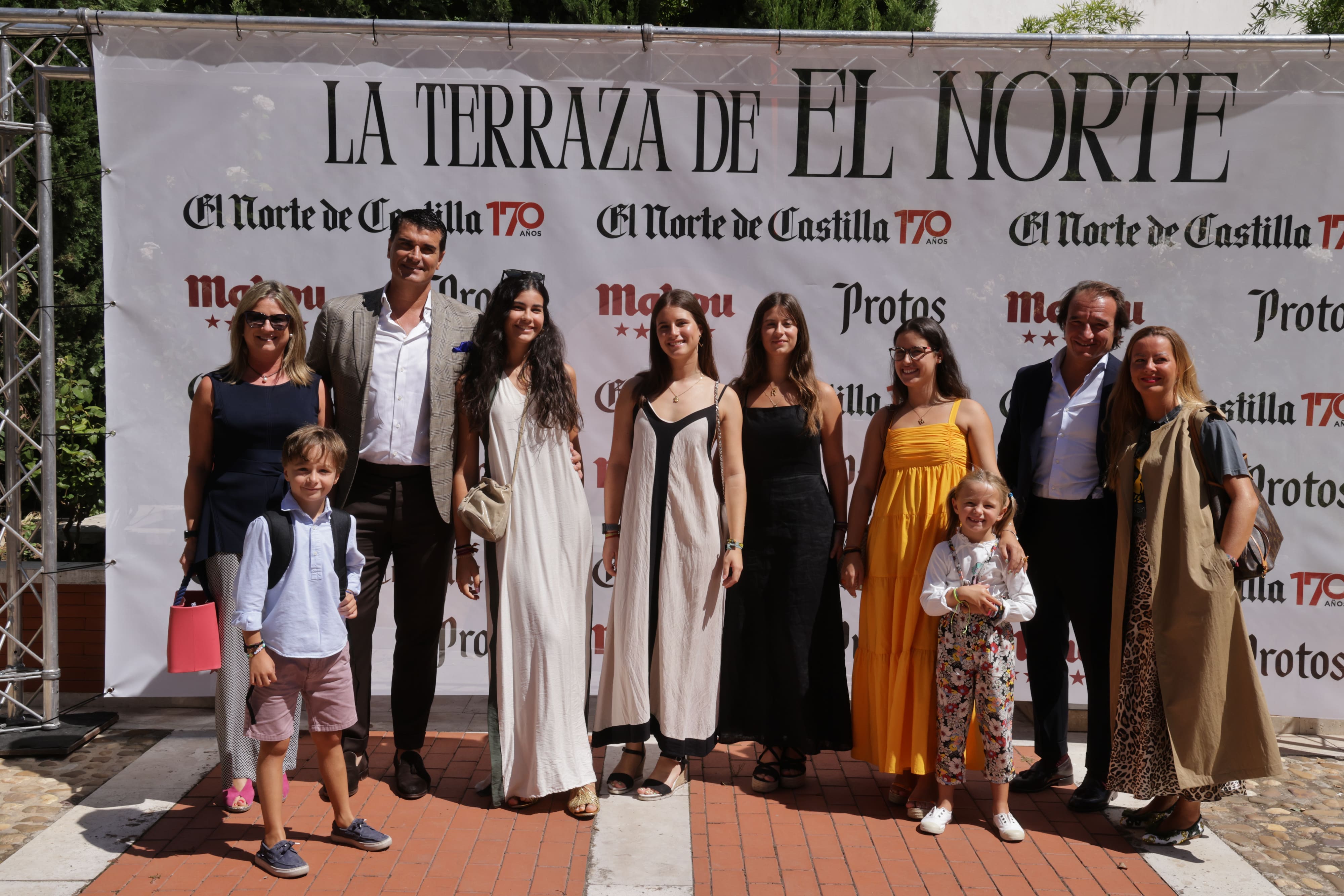 Marta Sanz, Álex, Santiago Campos, Candela, Rocío, María, Marta, Cayetana, Alberto Pereda y Beatriz Villanueva.