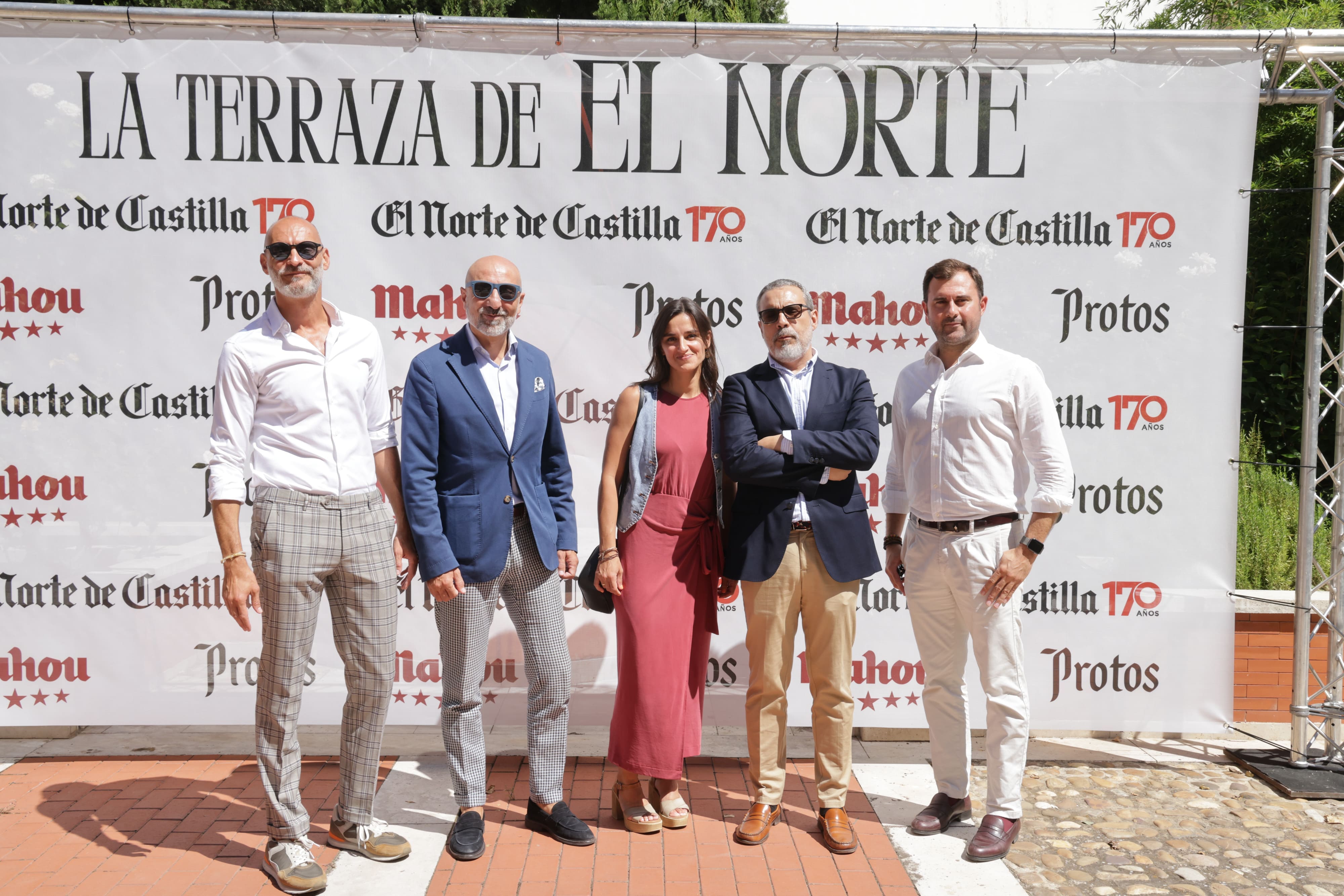 Roberto Pallarés (Onda Cero), Francisco del Cura, Teresa Arranz, Julián Picapiedra y José Saura (Michelin).