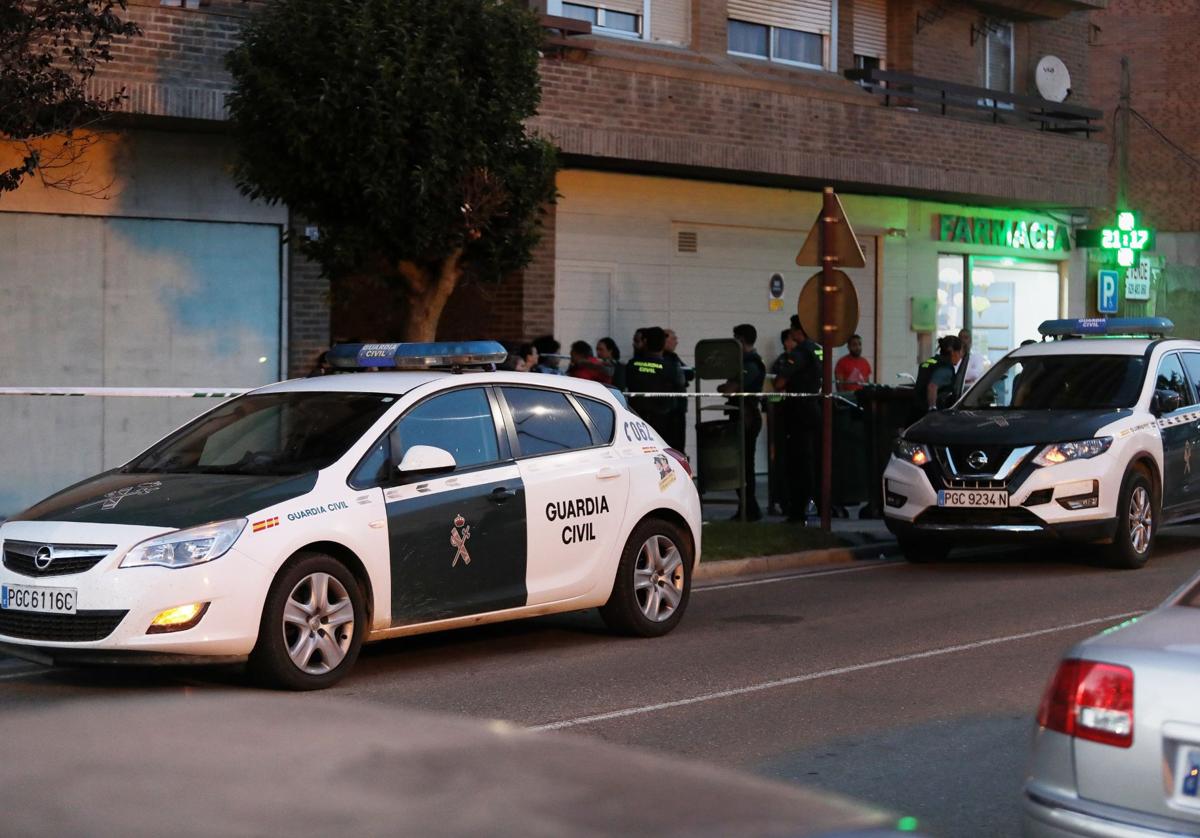 La Guardia Civil investiga en el lugar del suceso.