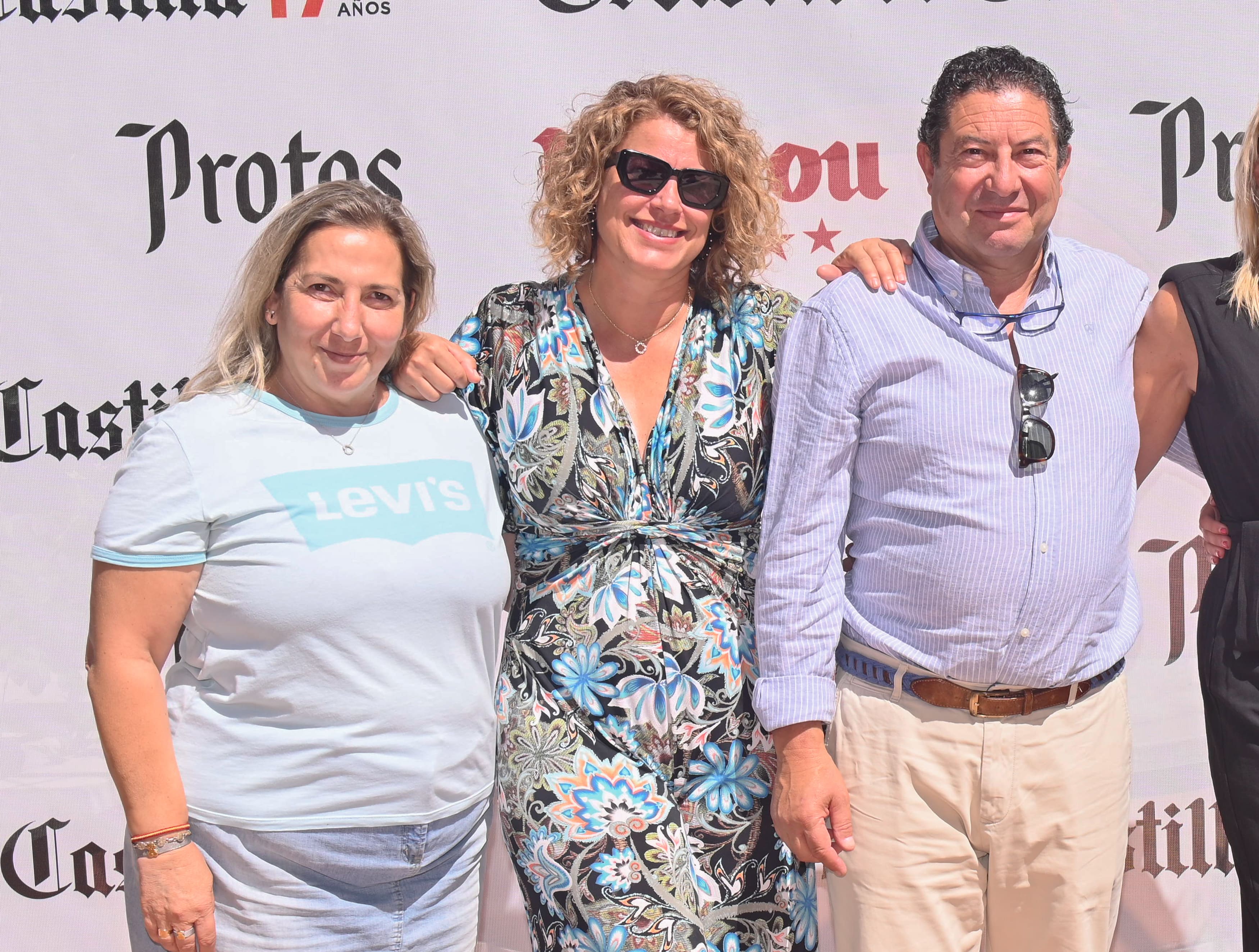 Ayuntamiento de Viana de Cega: Sonia Cañal, Esther Fernández y Alberto Collantes.