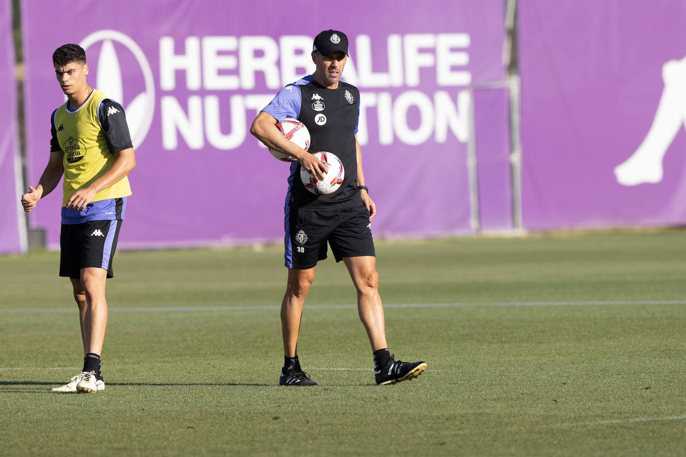 Las imágenes del entrenamiento del Real Valladolid a puerta abierta