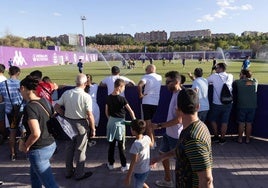 Entrenamiento a puerta abierta en los anexos del Real Valladolid