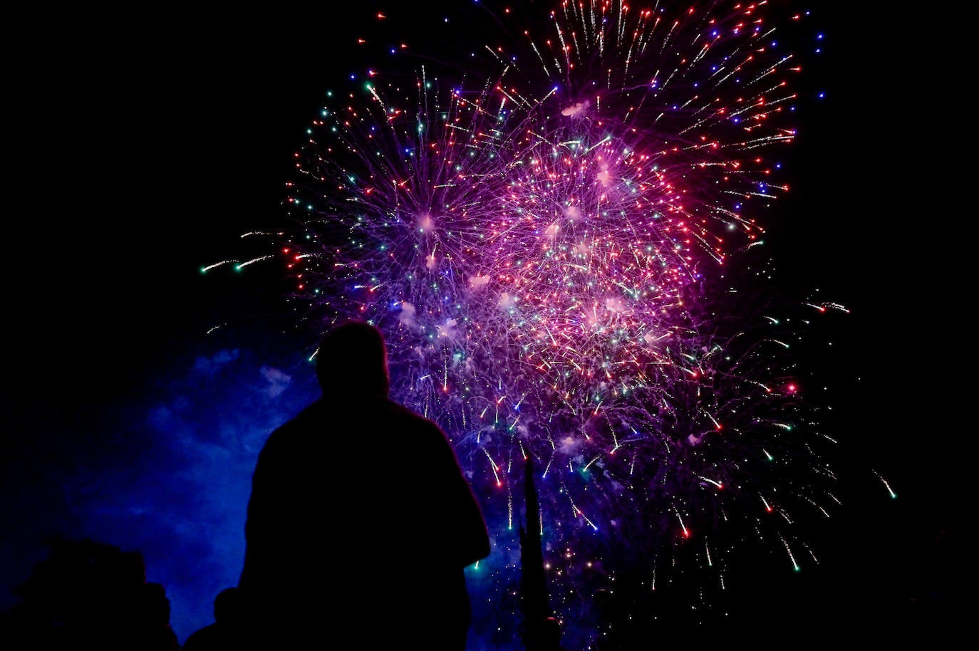 El cuarto día consecutivo de fuegos artificiales, en imágenes