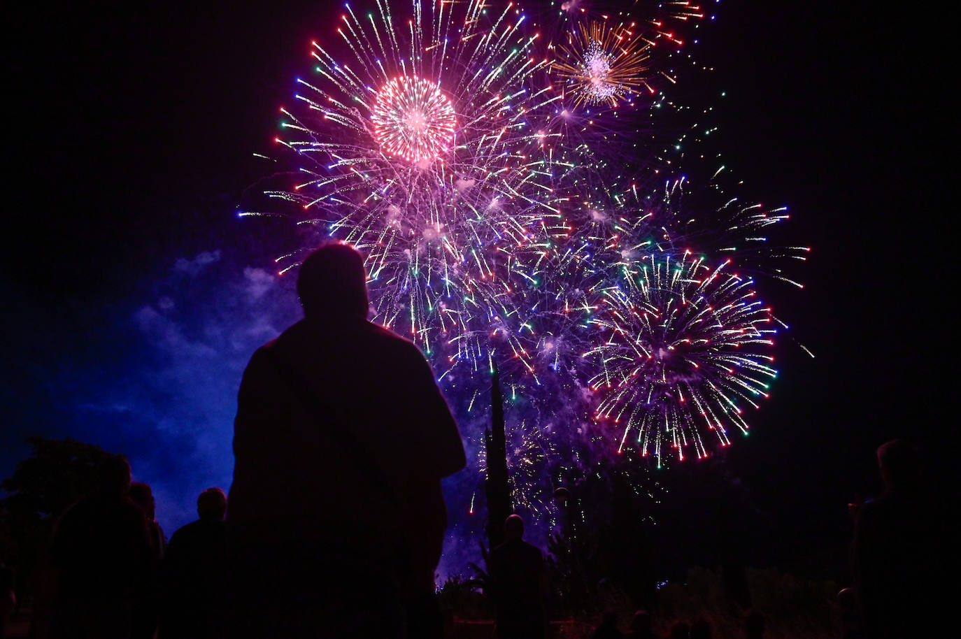 El cuarto día consecutivo de fuegos artificiales, en imágenes