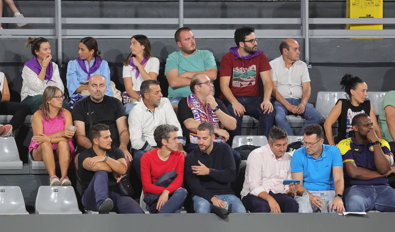 Búscate en las gradas del Pabellón en el Palencia Baloncesto-Petro de Luanda