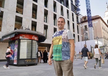 La calle Constitución recupera su quiosco al calor de la apertura de Zara