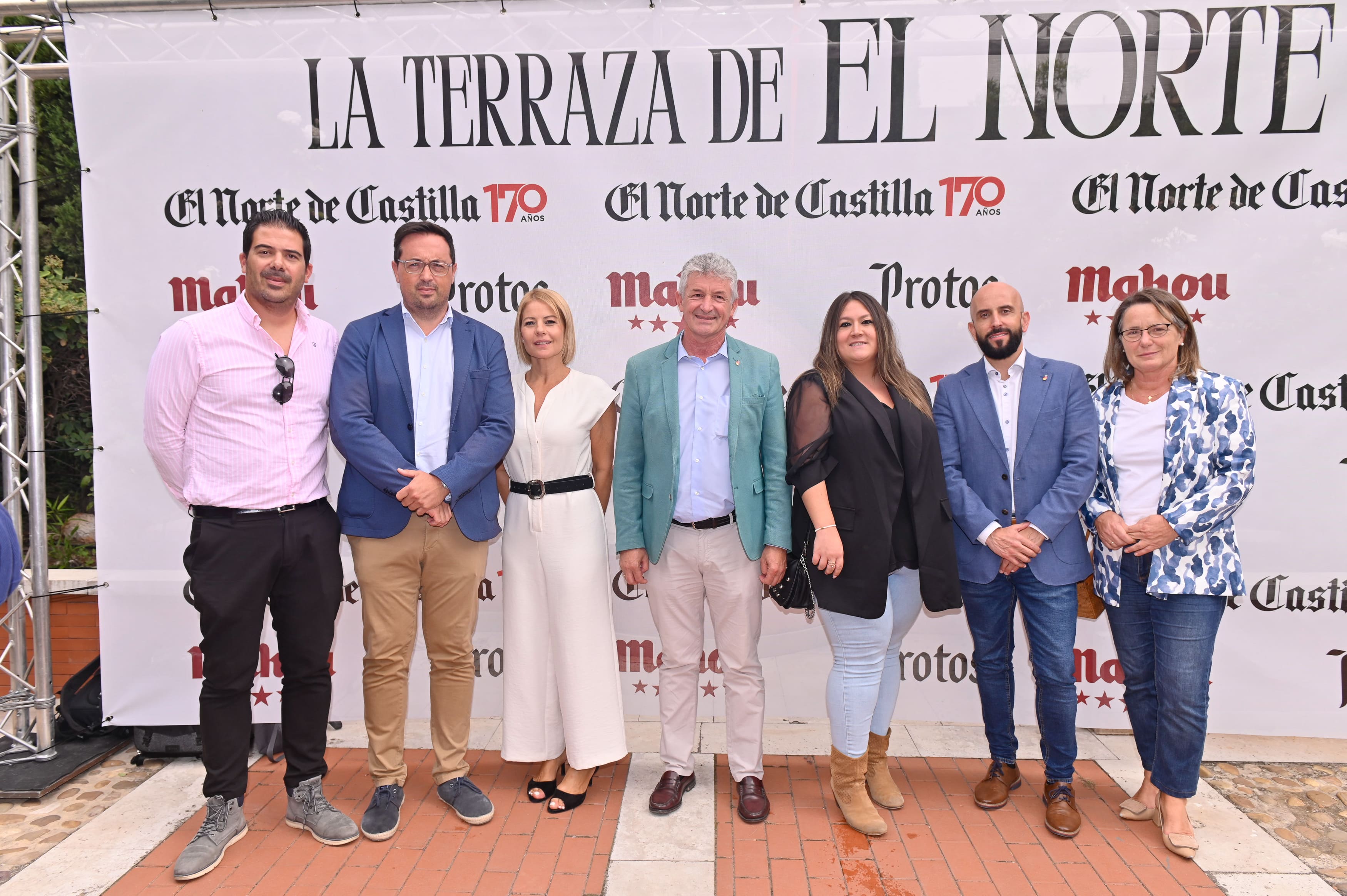 Ayuntamiento de Arroyo de la Encomienda y PAE: Alberto Centenero, Alfonso González, Sandra González, Sarbelio Fernández (alcalde), Ana Sánchez, José Luis Nicolás y Ángeles Retamero.